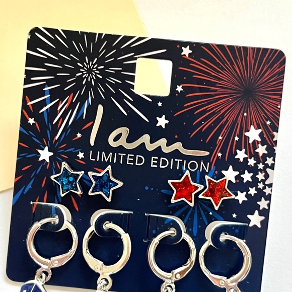 🏷️🎉limited edition🎉 red white blue july 4th pair of 4 earrings set - Picture 6 of 9